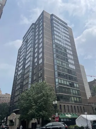 Gold Coast high-rise brick replacement, Chicago — photo 20