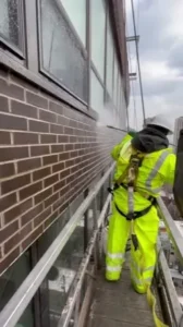 Video: Gold Coast high-rise brick replacement, Chicago
